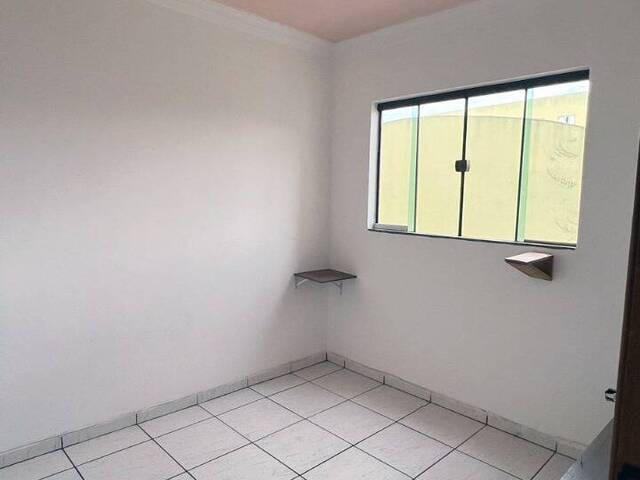 #2083 - Apartamento para Venda em Arapongas - PR - 2